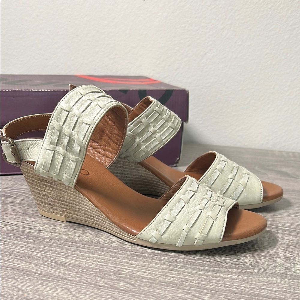 Bueno Misty Woven Leather Wedge Sandals Cream Ivory Comfort Shoes 8